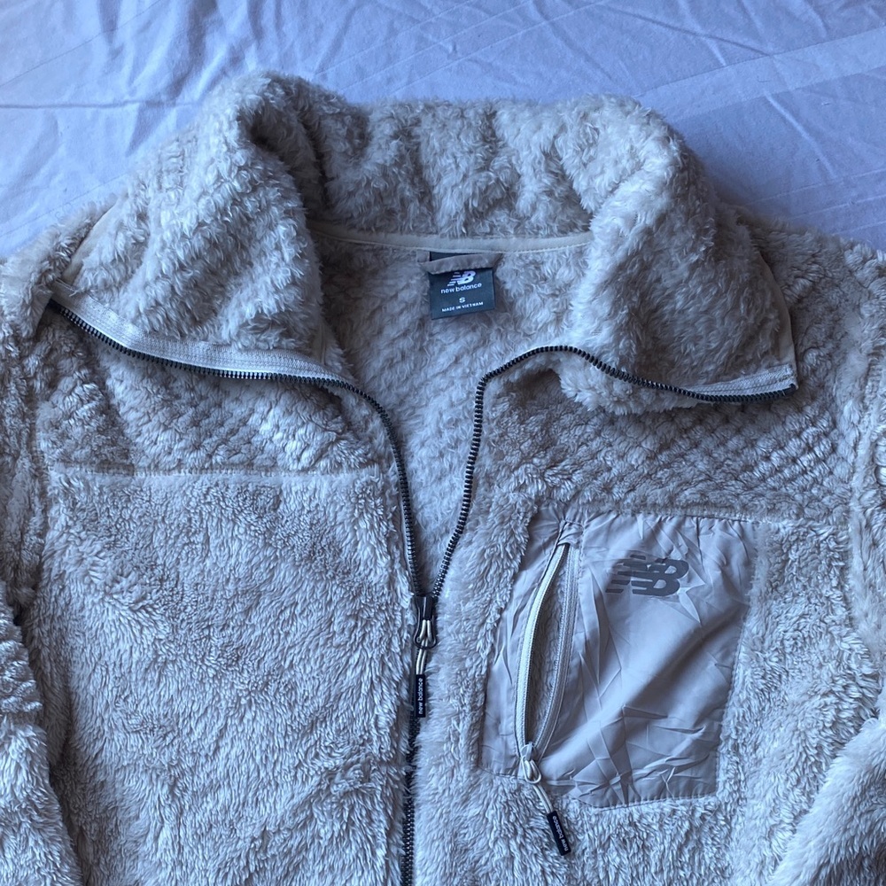 Women’s New Balance Off-White Fleece Jacket size small - Picture 2 of 9